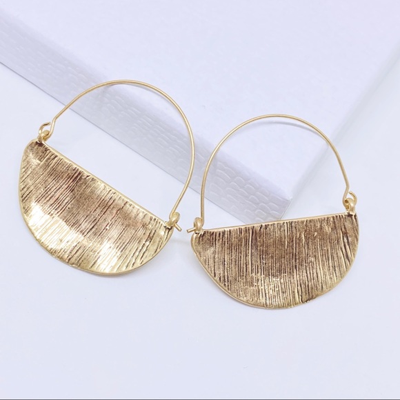 Anthropologie Jewelry - 2/$35🖤 ANTHRO Gold Half Moon Wire Hoop Earrings